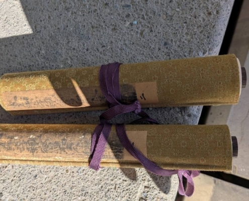 神奈川県横浜市神奈川区の実家整理で見つかった和紙製巻物(古文書)一式