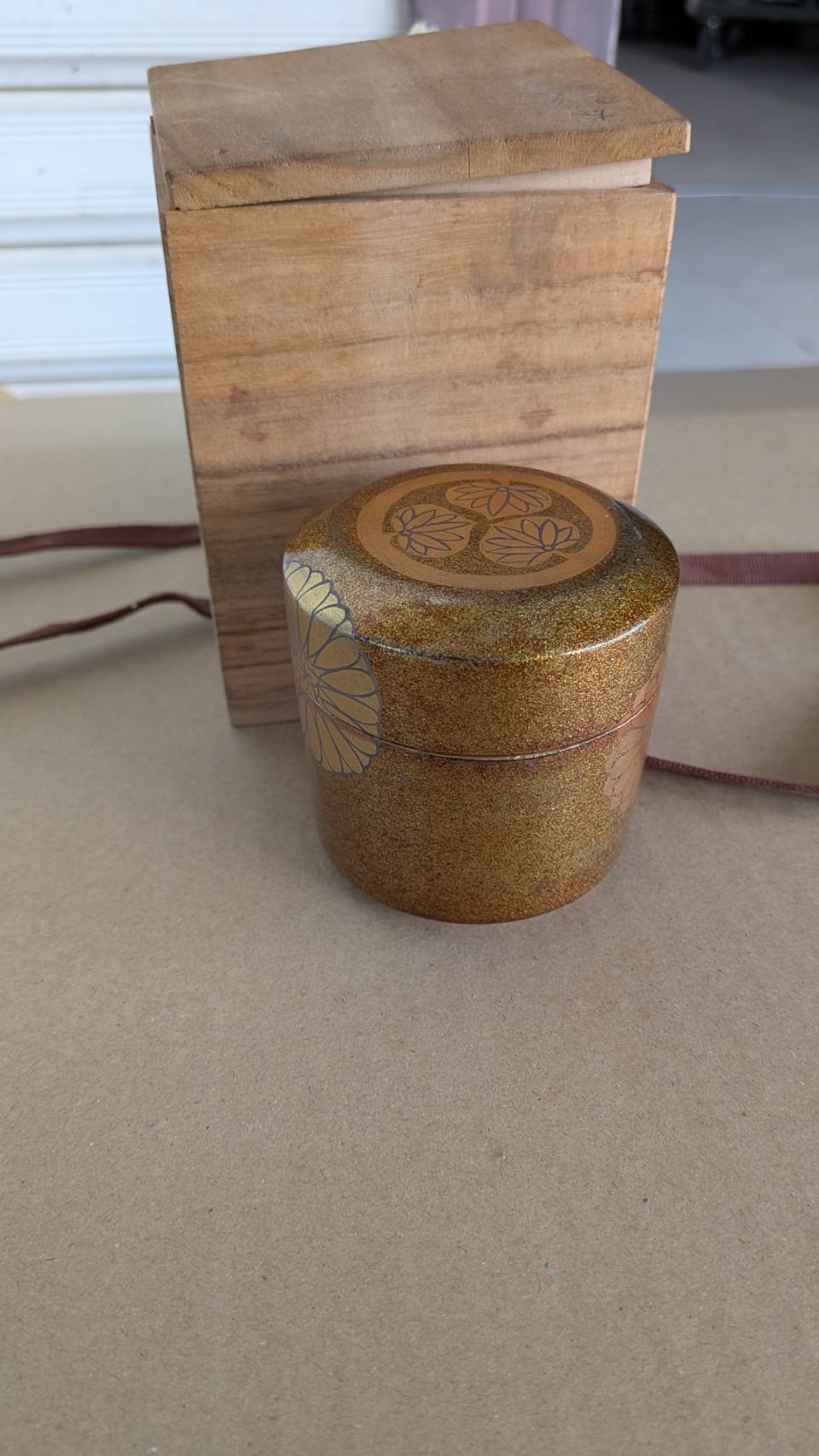 蒔絵棗 菊紋 蒔絵状態